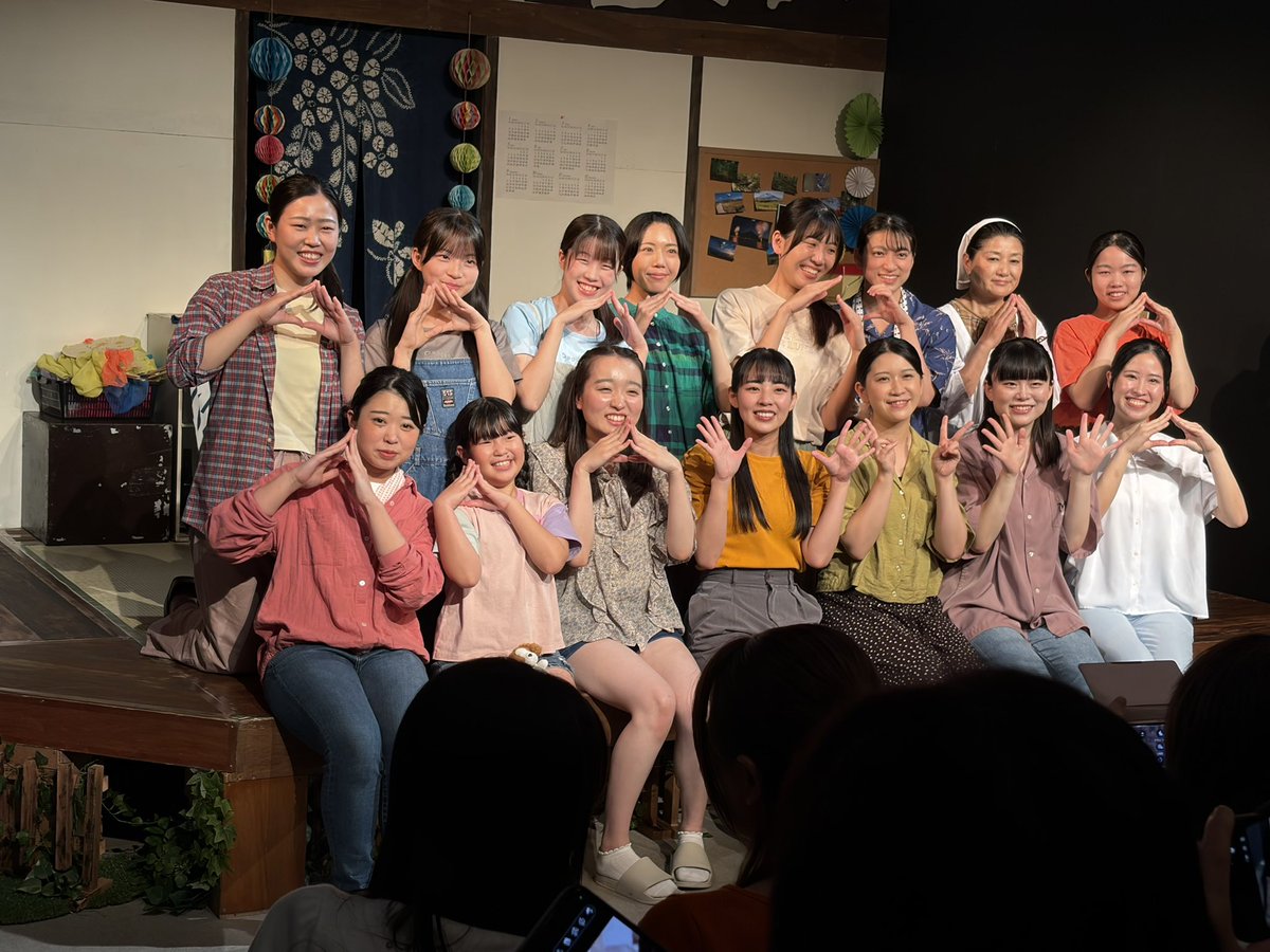 suzukiew's tweet photo. 「風に任せて」を観るのは2度目。
当時より私も年齢を重ねて社会に揉まれ、作品から感じるものが大きく増えた気がします。
終盤に差し掛かるにつれて不思議な涙が溢れて止まらない。
なんだが見てみて安心感がもらえる温かい作品なんですよね、、、
#阿国風に任せて https://t.co/RZIVdPFfUd