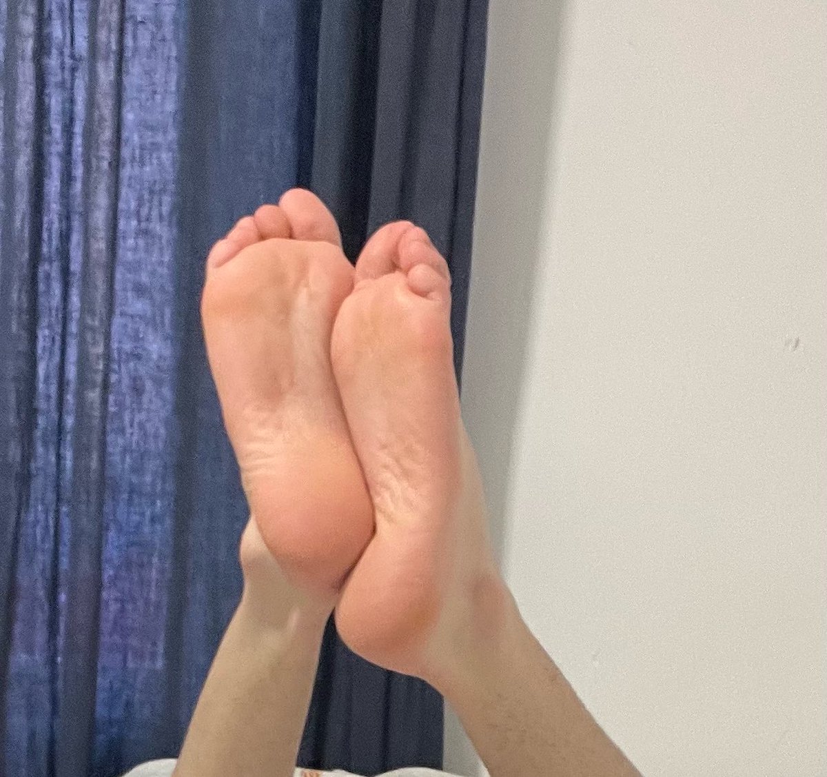 ValromanoF's tweet photo. Hi bbyys, someone to pay my expenses? 💶💶💖💦
#feet #feetfetısh #feetfinder #soles 

https://t.co/VKAZb15yMu https://t.co/9loix24i63