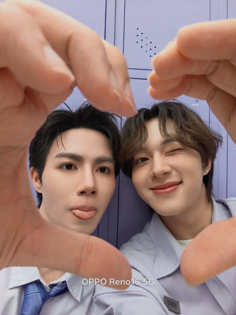 woainewofficial's tweet photo. 【☁️📷】
 ©️ ig : zeepruk
🗓 : 05.07.2026

🐶🐱📱

ZEENUNEW UNBOX OPPO
#Reno16SeriesTHxZeeNuNew

— @CwrNew ♡
#NuNew #NanaNu https://t.co/5i7MwEnxdi
