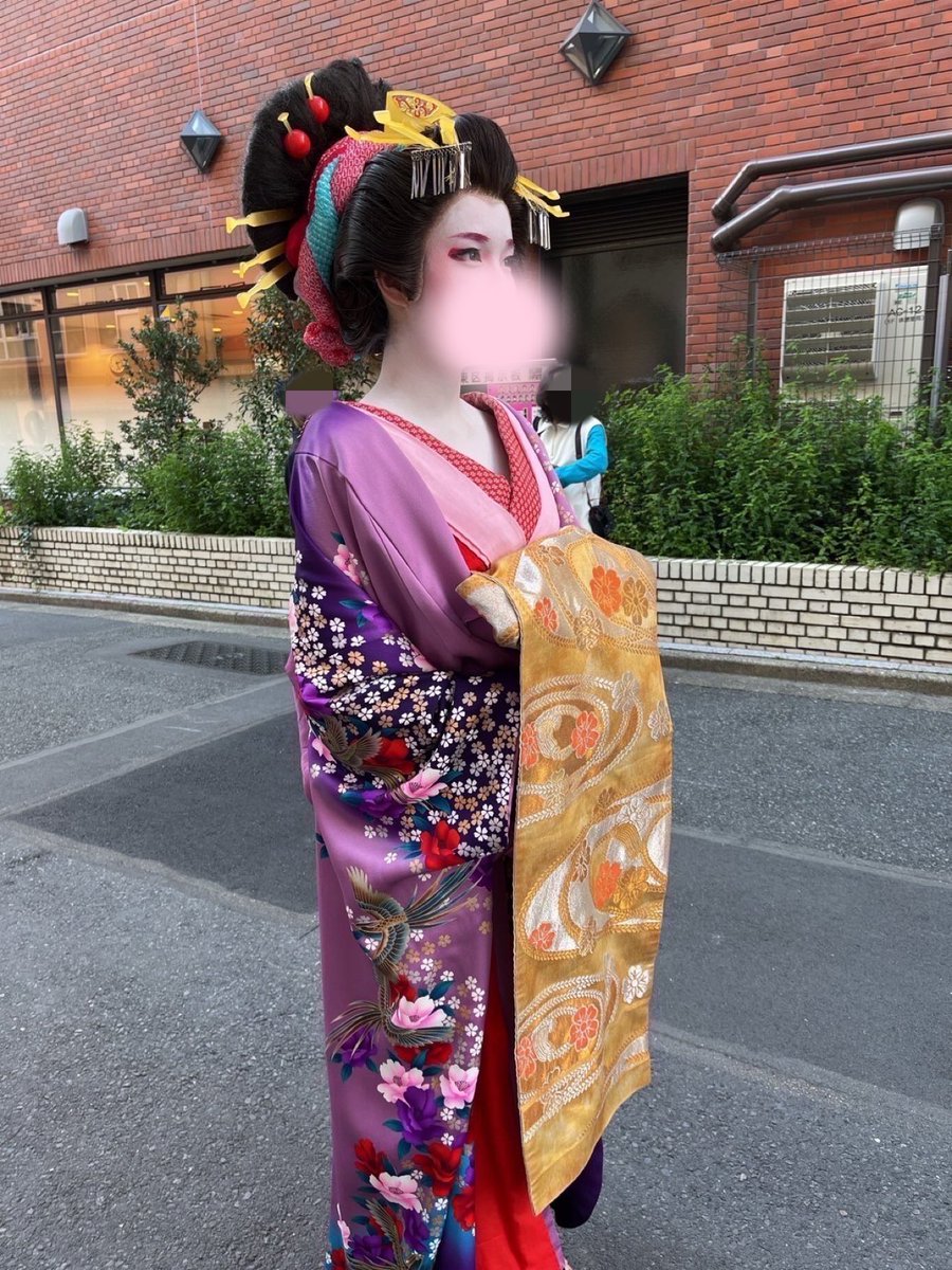 cw7_xc's tweet photo. 何年か前に花魁やった時の写真出てきた
あたまめっちゃ重かったです https://t.co/CJ1rUR72TT