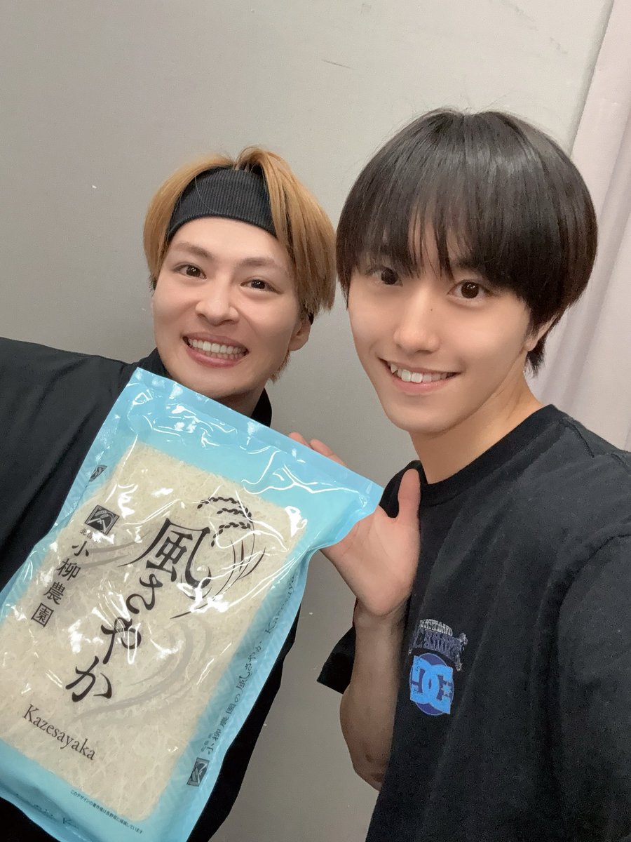 Yuma___1202's tweet photo. 昨日、稽古場で洋太さんのお誕生日をお祝いしました🎉

いつも優しくて面白い洋太さん💞
素敵な一年になりますように⭐️

#神戸セーラーボーイズ #神戸セラボ #田中幸真 https://t.co/0V9lE3PkAi