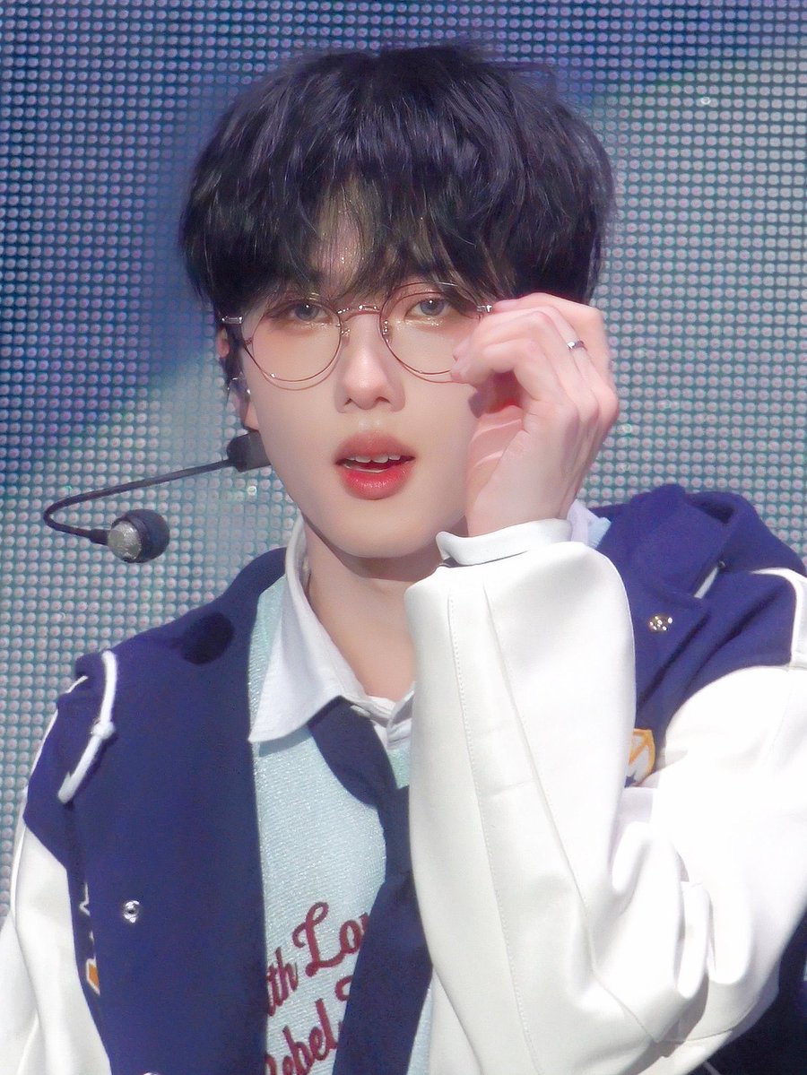 your_mystar_'s tweet photo. 이 착장 너무 좋다고ㅠㅠㅠ https://t.co/SvDrwJXu8a