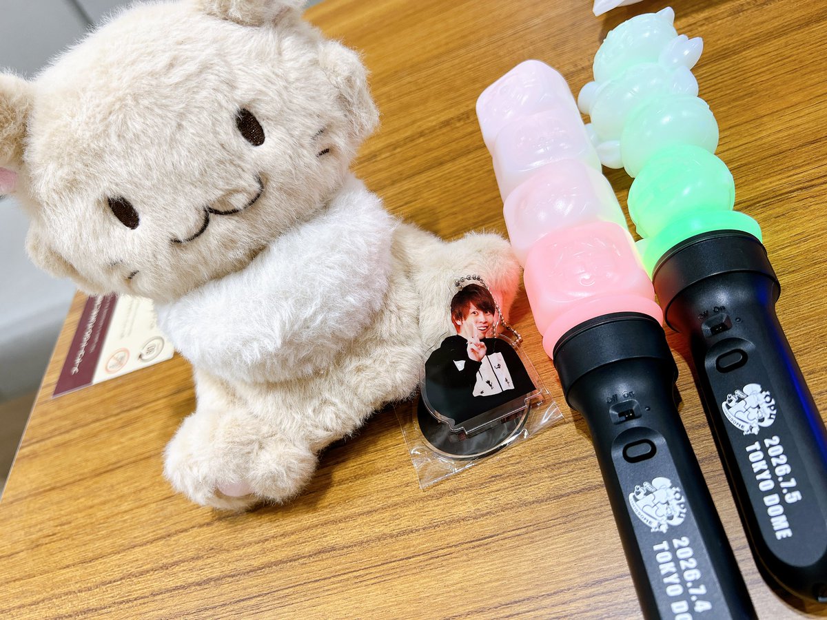 ShioUmi37's tweet photo. TOP4TOKYODOME2Days！！！めちゃ楽しかった！！！！！！！！最高でした！！！！
二日間一緒に行ってくれたぐらちゃんありがとー！！！❤️💚やっぱ顔面派なんだよな。 https://t.co/qUMFEAQL9f
