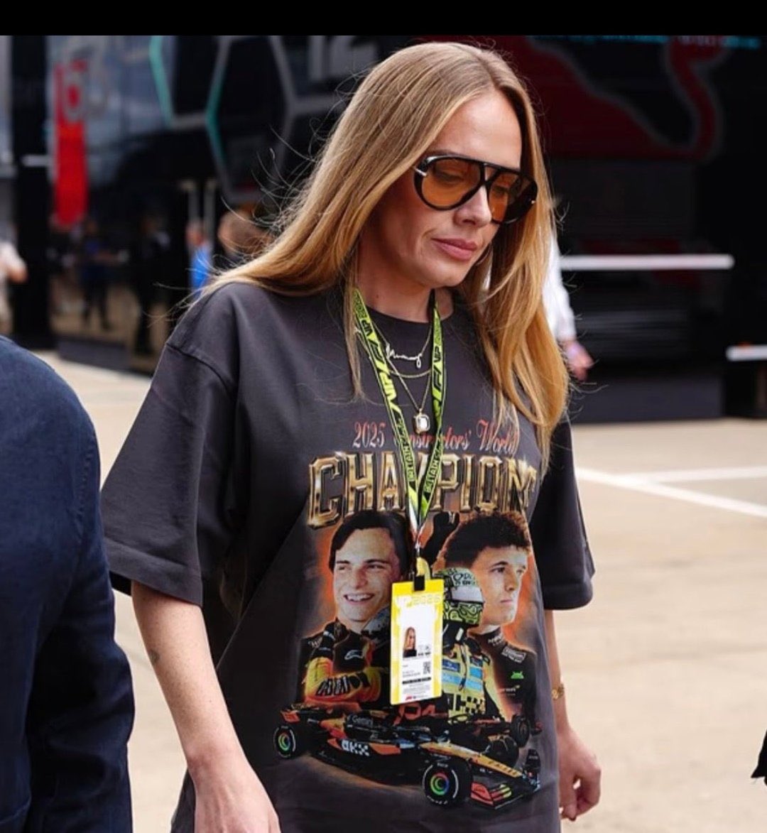 adeleonlinecom's tweet photo. 🚨 Adele está no British Grand Prix, em Silverstone, acompanhando a corrida deste domingo, 05! https://t.co/x3y9asj52s