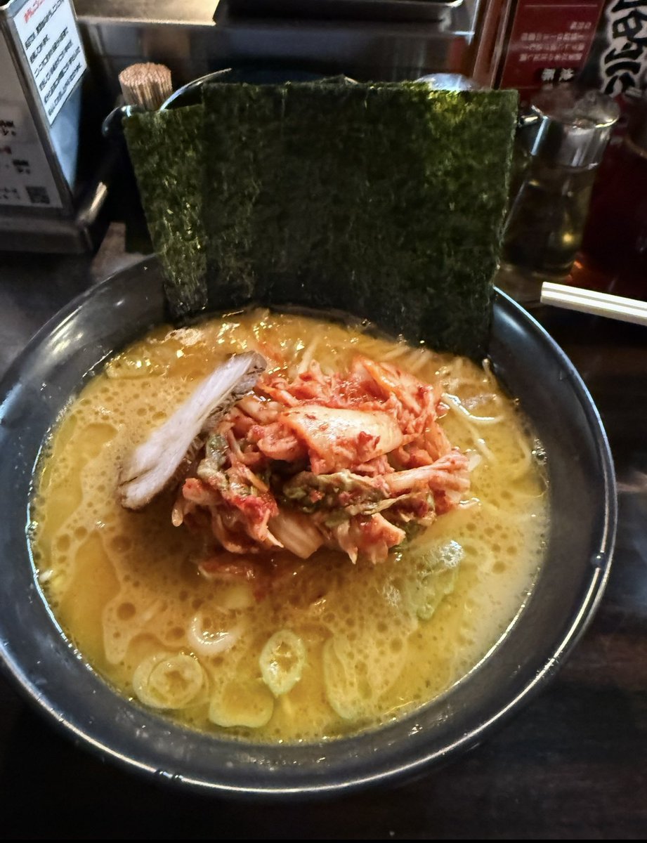 hideto6619's tweet photo. 試合も負けたしこんな時は可愛い子と美味しいものを交互に見て心を癒そう😍 https://t.co/j4UoiR2U52