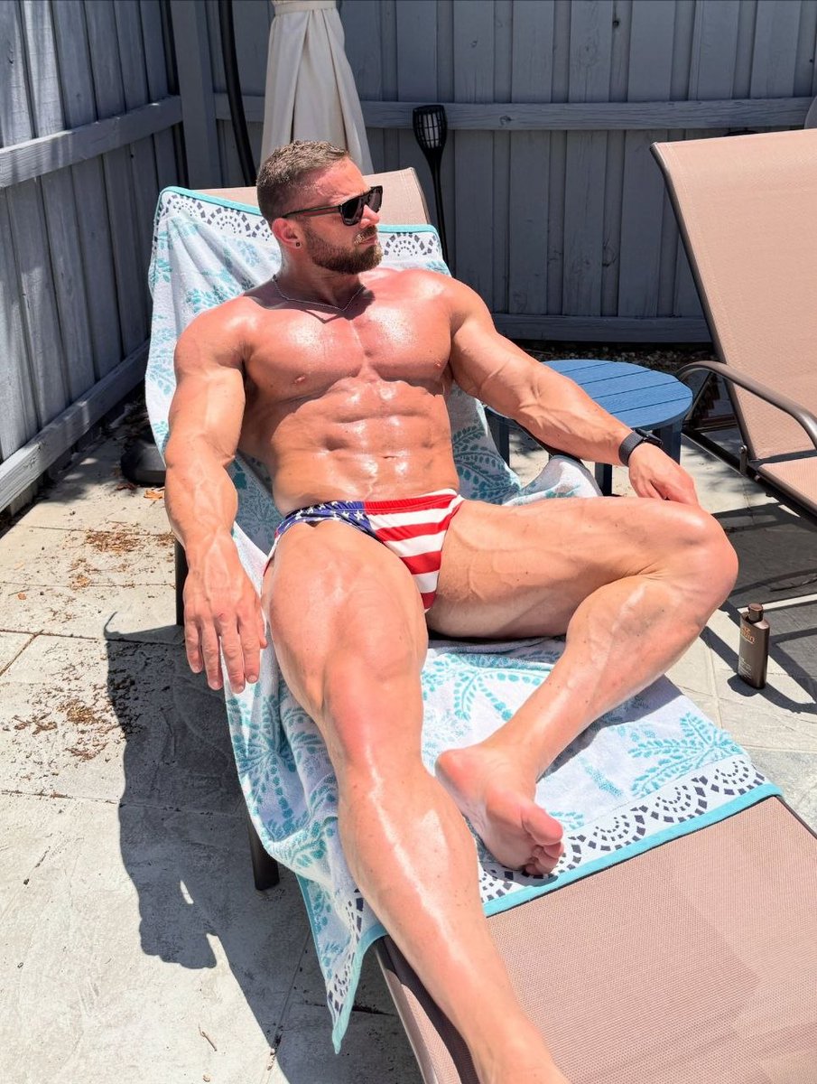 BodyBuilderMusk's tweet photo. Eddieboi https://t.co/M0pzaSWdBJ