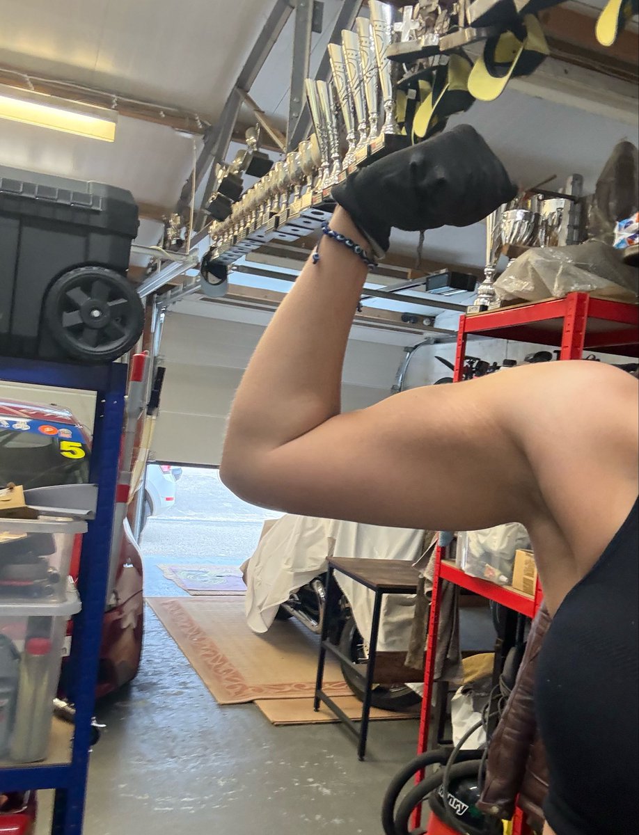 user7282387's tweet photo. getting back into the gym to train to fight against men and women who act like bitches https://t.co/JSWNCJRLjM