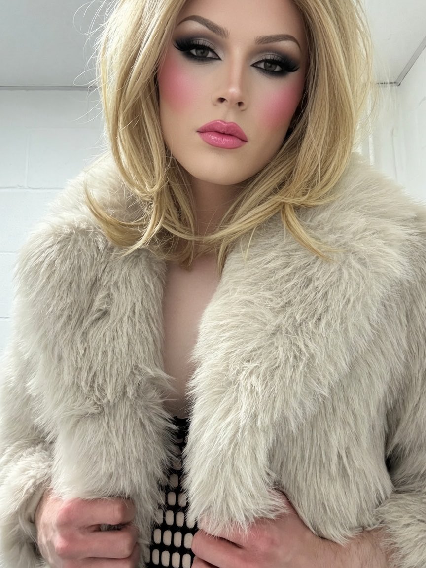 MessySlaveInFur's tweet photo. Thought I’d mess around with AI last night to give myself a “glam doll sissy” type of look. Trying on some new lingerie, fur coats and a new wig that I recently picked up. 

I think it’s a good pairing, don’t you? 😋💁🏼‍���️💄 https://t.co/fzy5cZZ4ms