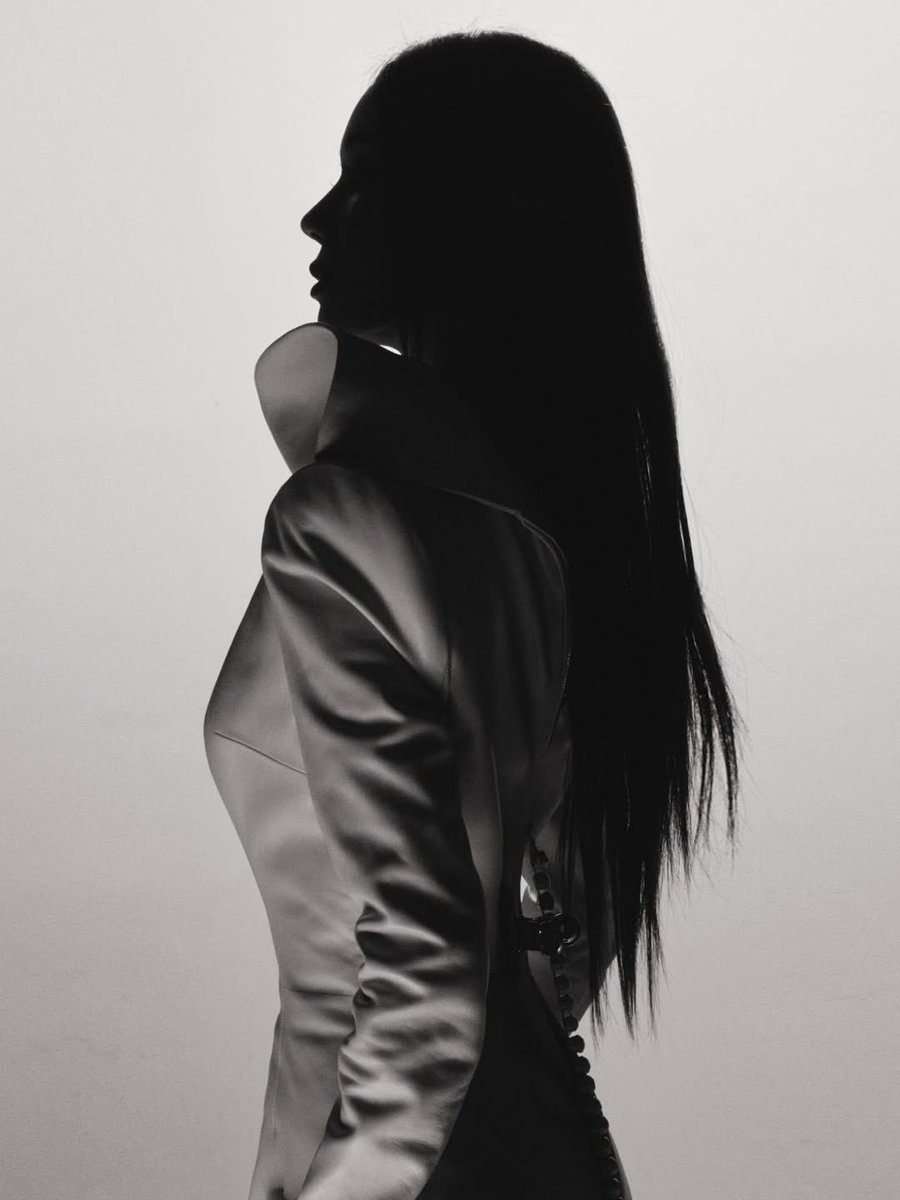 satintlady's tweet photo. Elegance has never pleaded for attention; it arrives in silence, lingers in shadows, and departs before the world learns how to pronounce its name. https://t.co/Z3SN5JeGbF