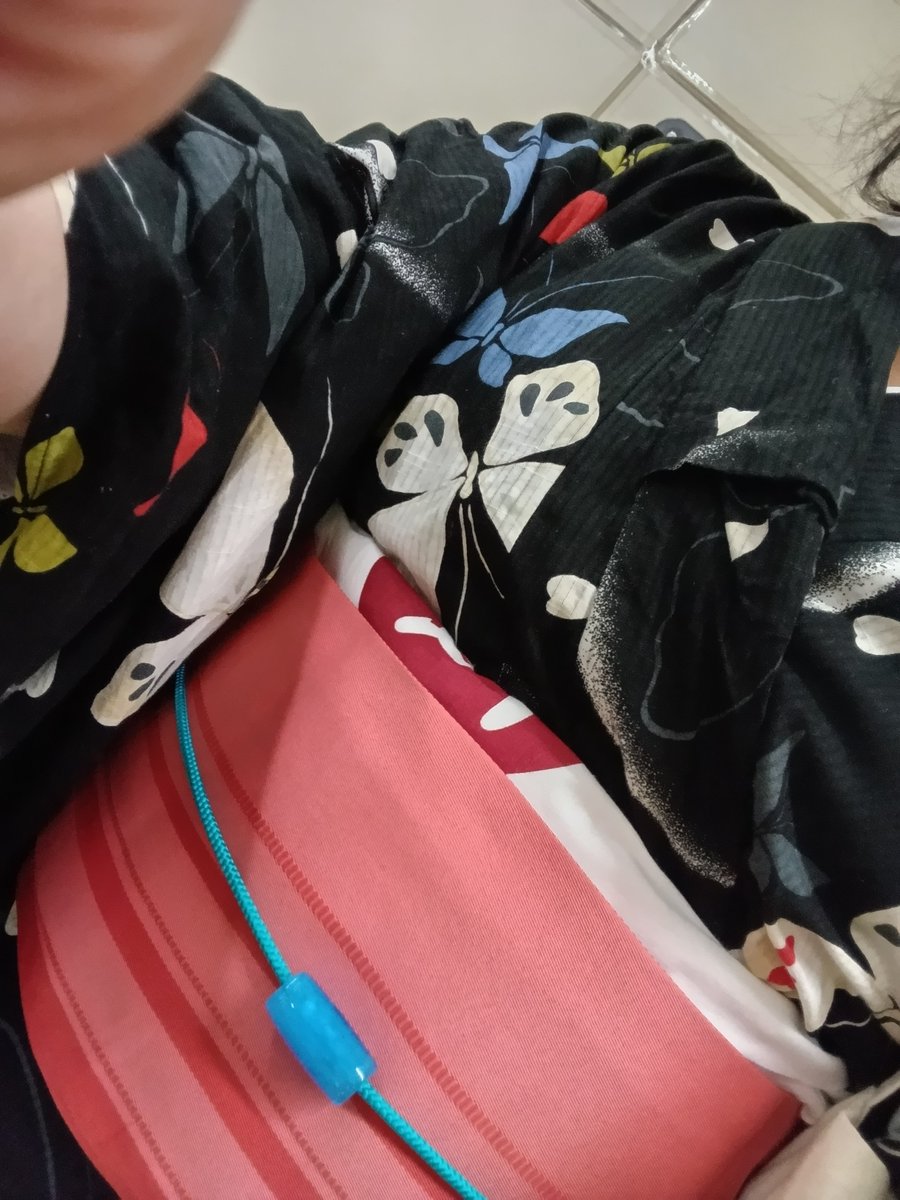 Rhi_Cosmos's tweet photo. 今日はこんな感じで
帯のお太鼓に水のTシャツを仕込んでみました
あと帯揚げはFCUW6の手ぬぐい https://t.co/JyBtx6HaX3