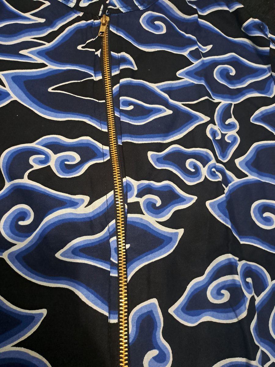 tkvxxy's tweet photo. Batik
17k https://t.co/z6jcRAdPmp