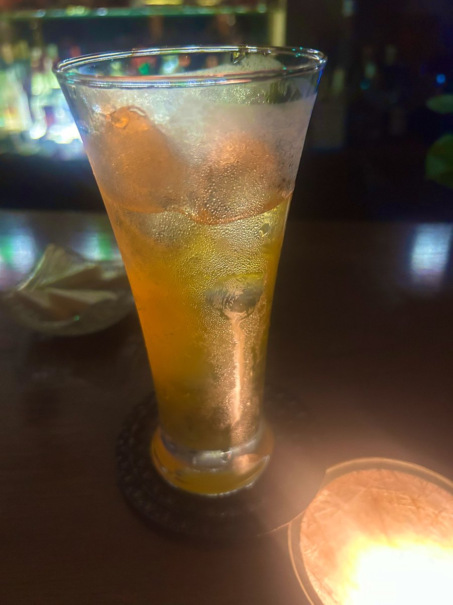 korekoretomo's tweet photo. 昨晩は久しぶりにbarらいいbarに…
引っ越し先にこんな素敵なbarがあるなんて✨ちょいちょいお邪魔したい。 https://t.co/TOegjahIzL