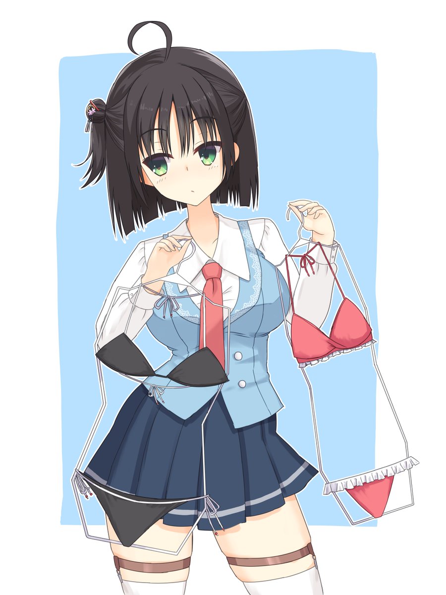 shirayamakoma's tweet photo. 水着を買いに来たけどよくわからないので適当に選んできた茉子を描きました https://t.co/yVLSZdu4Nv