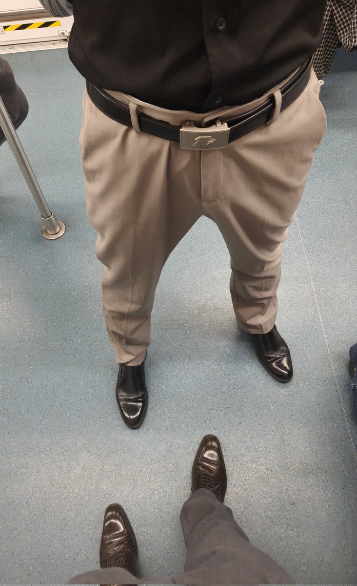 simo_suit's tweet photo. 周末正装出行👔👞 @RyanZhang15  #正装皮鞋  #深圳 https://t.co/fz5RN20ebi