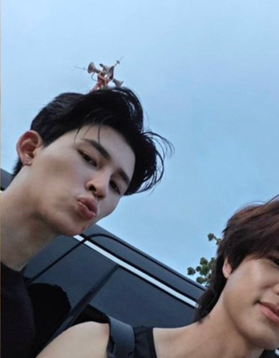 i123Ltwit's tweet photo. @hamburggers อะรัยติดหัวปังอ้วม 😂 https://t.co/DSbD16a3Zs