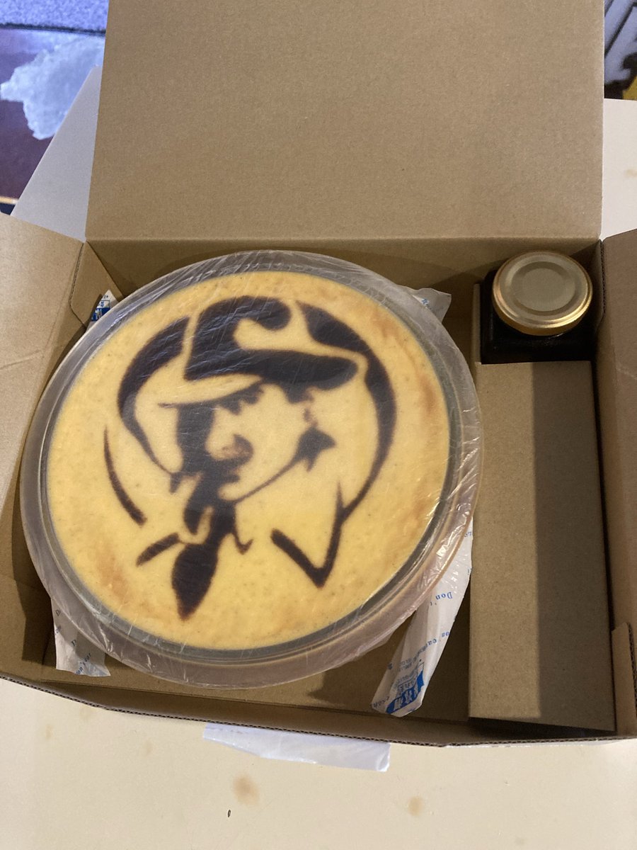 KDRHODES20's tweet photo. きょは自分と���人の誕生日祝いを兼ねて昼メビウスに行って来ました。

ケーキの代わりに前々から食べたかったマーロウのパーティープリンを予約購入🍮

誕生日プレゼントにドリンク沢山ありがとうございました😊

そして久しぶりに左手のカウントアップのハイスコア更新🆙 https://t.co/lontla1JUh