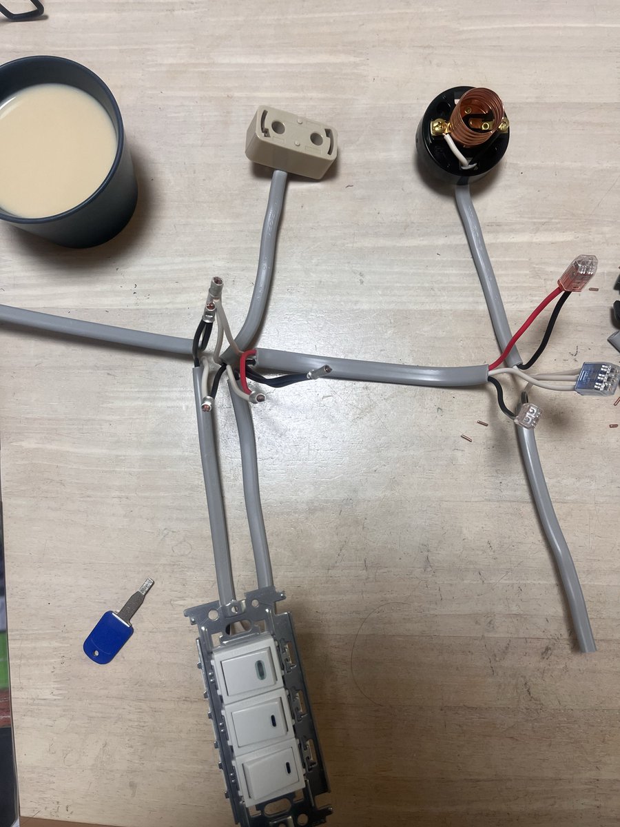 sakechaduke88's tweet photo. 第二種電気工事士 候補問題1
残り2週間ないですが今日から実技練習へ‼️
初めてやるのでゆっくり作業してタイムは46分🤔
ここからどれだけ縮められるかなぁ🥹 https://t.co/H2LhGmkZRl