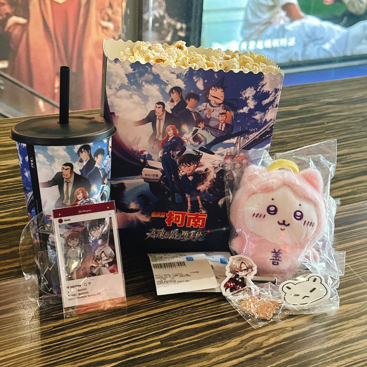 liushian3's tweet photo. 來看柯南電影版(=´∀｀)人(´∀｀=)
雖然現在可以用數位票入場
但一定要記得！
去櫃檯拿票換免費徽章！

By the way 喵扭扭髮夾超容易分離
來去填單問問😂
#yo1chi https://t.co/CePCDKtTWW