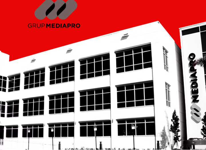 el_culerRM's tweet photo. 🚨 ¡ESCÁNDALO EN MEDIAPRO! Revelan que la cúpula, entonces presidida por Tatxo Benet, encargó un informe FALSO del 'Fifagate' para incriminar a su propia filial de Miami y proteger a Gerard Romy. Una jugada turbia al más alto nivel. 📁🔥🤫 #Mediapro #Fifagate https://t.co/PvOSNqStUc