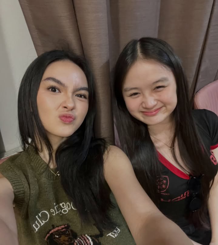 thepinkrose12's tweet photo. Madaming gift ang Homies sa kanila na matchy. Pero madami din silang Matchy na di galing sa Homies.

Buy 1 Take 1 siguro sila  or buy 2 and get 20 percent discount.

#KaiRain https://t.co/Cf86L6dK6o