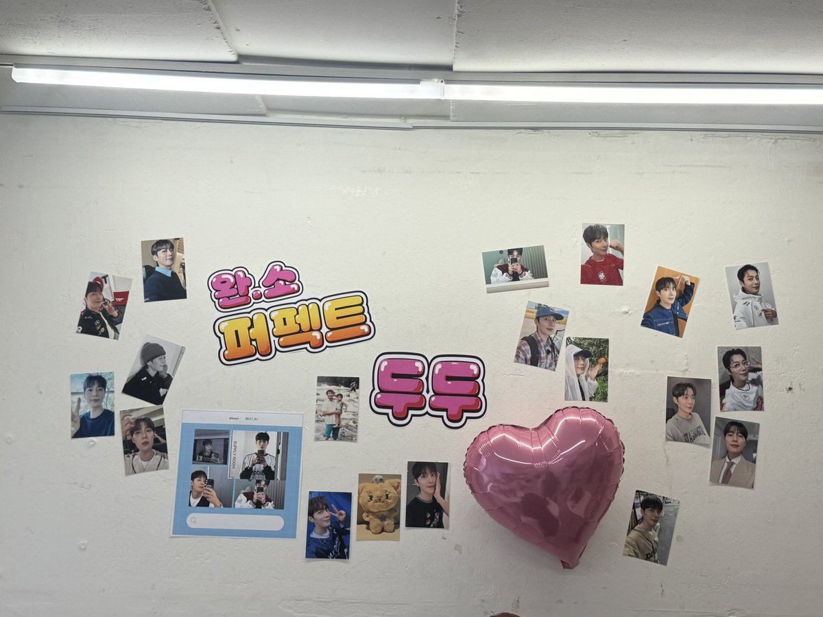 hl_012486's tweet photo. ෆ 두준 생일카페 ෆ
✔️ 퍼펙트두두데이 ˖◛⁺˖
✔️ 카페 꼬모 

아담한데 귀엽고 예쁘게 잘 꾸며져있던 생카 .ᐟ .ᐟ 컵 디자인도 미니 우치와도 모든게 너무 귀여웠어요..💙 역시 큐트파대장 생일다운 생카 〰️ 

#완소퍼펙트두두데이 https://t.co/n2l5t6WOGM