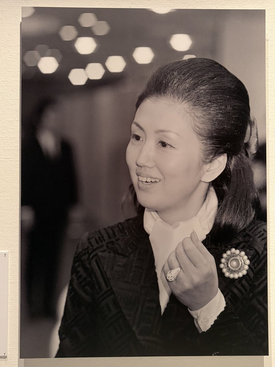 antinomieri's tweet photo. 森英恵展
最終日滑り込み！眼福
年配の女性が多かったり、ハナエモリの古着を着た若い女性もいたり
世代を超えて愛されているブランドだと実感した
テキスタイルの製造工程の映像作品も良くて見入った https://t.co/YqGeOPmPXo