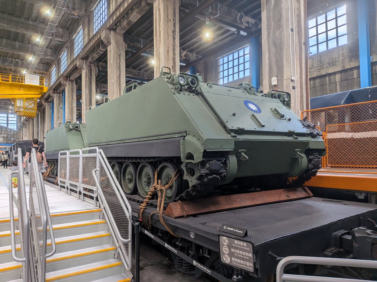 dragon11qq's tweet photo. 国家鉄道博物館に展示されていた装甲車。
今でも定期的に軍用列車が運転されているのだろうか？
#台湾 https://t.co/z33YfTwRxi