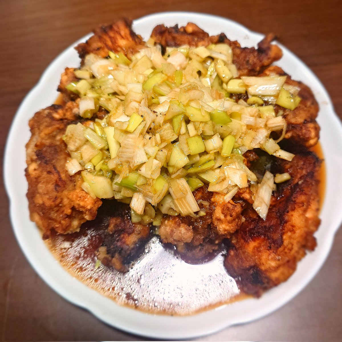 MinusMoveUmu's tweet photo. 余った唐揚げ
ちょいっと使い
アレンジ加えてCOOKING❗

唐揚げ油淋鶏✨

同じ揚げ物
きっと合う🤔
すっぱウマソースを
回しかけ
なじませ食べれば
いとうまし😋
90点⭐

揚げと酸味のマッチング✨
やっぱりうまい😋

今日のごはん https://t.co/QCEElKEZSg