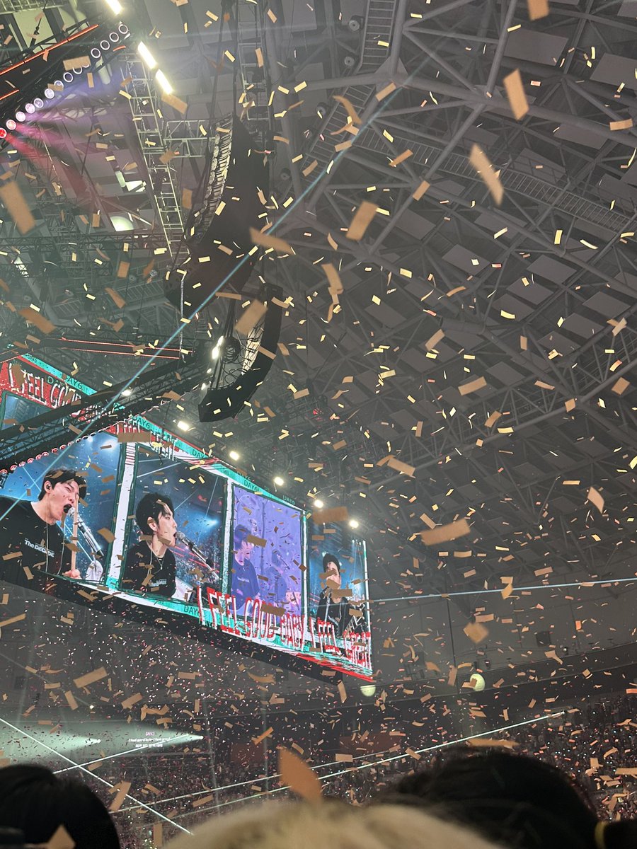 Oo0Nado's tweet photo. 데이식스 콘서트 앙나 재미있네요 https://t.co/vmSx2idCar