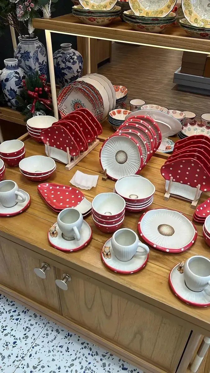 honestfind's tweet photo. MAU NANGIS 😭💔
kenapa aku baru tau ternyata di Bandung ada surga nya tableware se gemes ini🥺🤏… https://t.co/H0xLhiusnd