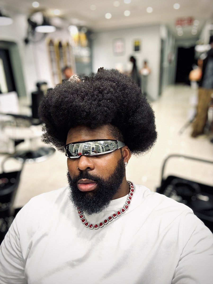 pengmanmusic's tweet photo. Afro-Pengest 🤞🏾⚡️ https://t.co/IAhVXi8Nm6