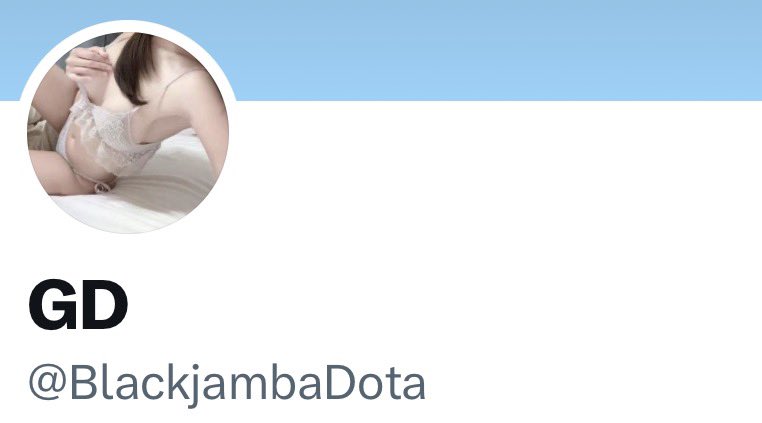 AwuahKent46439's tweet photo. @BlackjambaDota この人は私になりすまし、私のアイコンを盗用し、私のツイートを転送しています https://t.co/sO9F1Pbv3Z