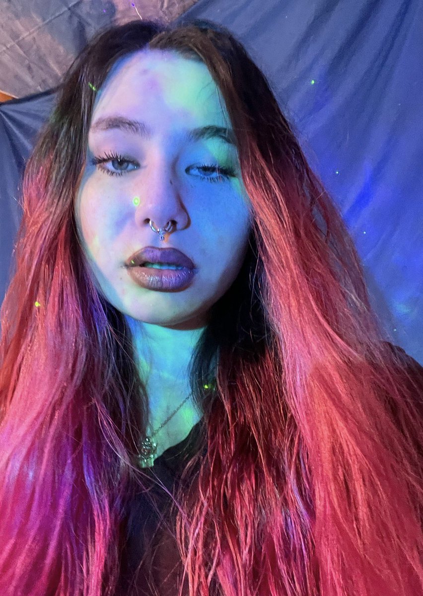 mojocams12's tweet photo. Girl of ur dreams💗 https://t.co/eOFNSzhxC0