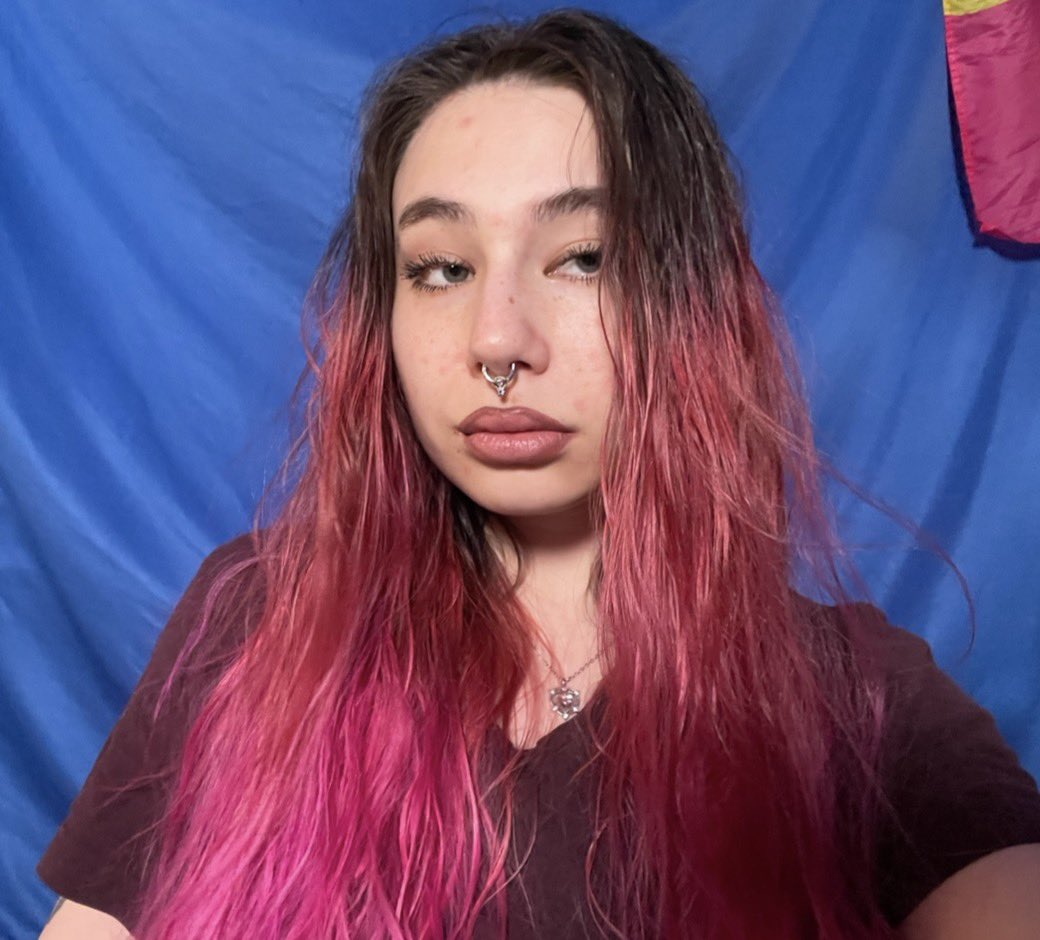 mojocams12's tweet photo. Girl of ur dreams💗 https://t.co/eOFNSzhxC0