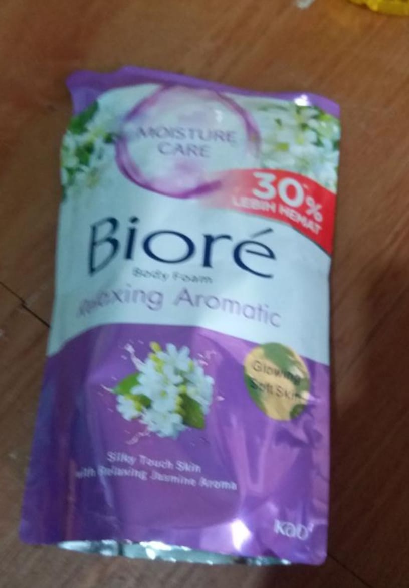 anggioren's tweet photo. Aku sih tim belanja online dr pd beli langsung karna asli banyak promonya sabun biore ini dis 26% dr 38rb jd 28rbn ditoko https://t.co/wnBERi4N5w asli murah bangetkan blibli.,Dibanding toko sbelah. Ori100%packingan aman. Freeong pula
Badan harum. https://t.co/buLfx4Ym71