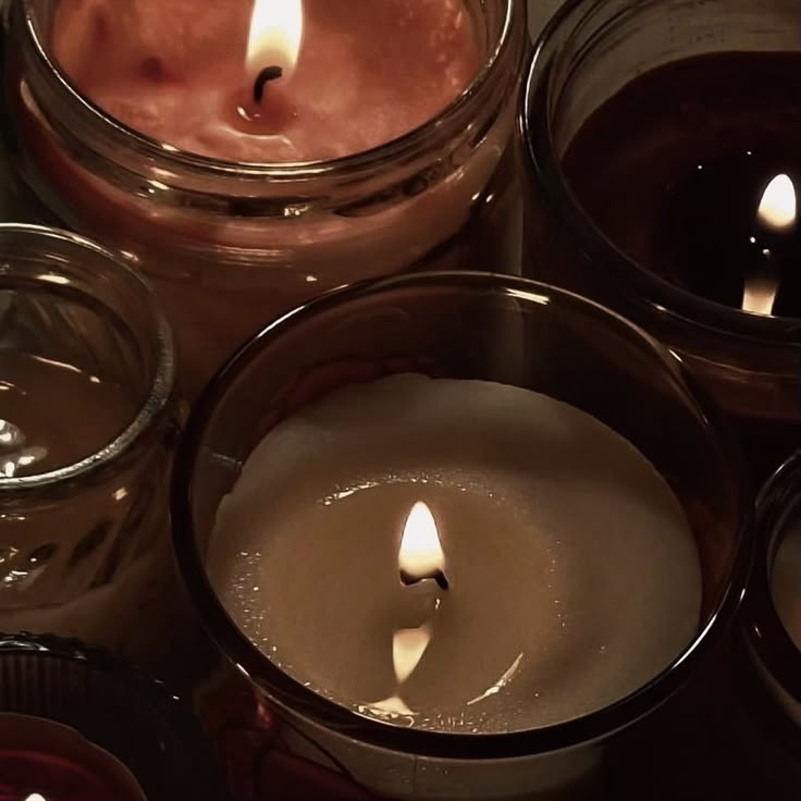 dela__9's tweet photo. الهدوء لو كان لون 🤎🕯️ https://t.co/CAoibsOgXn