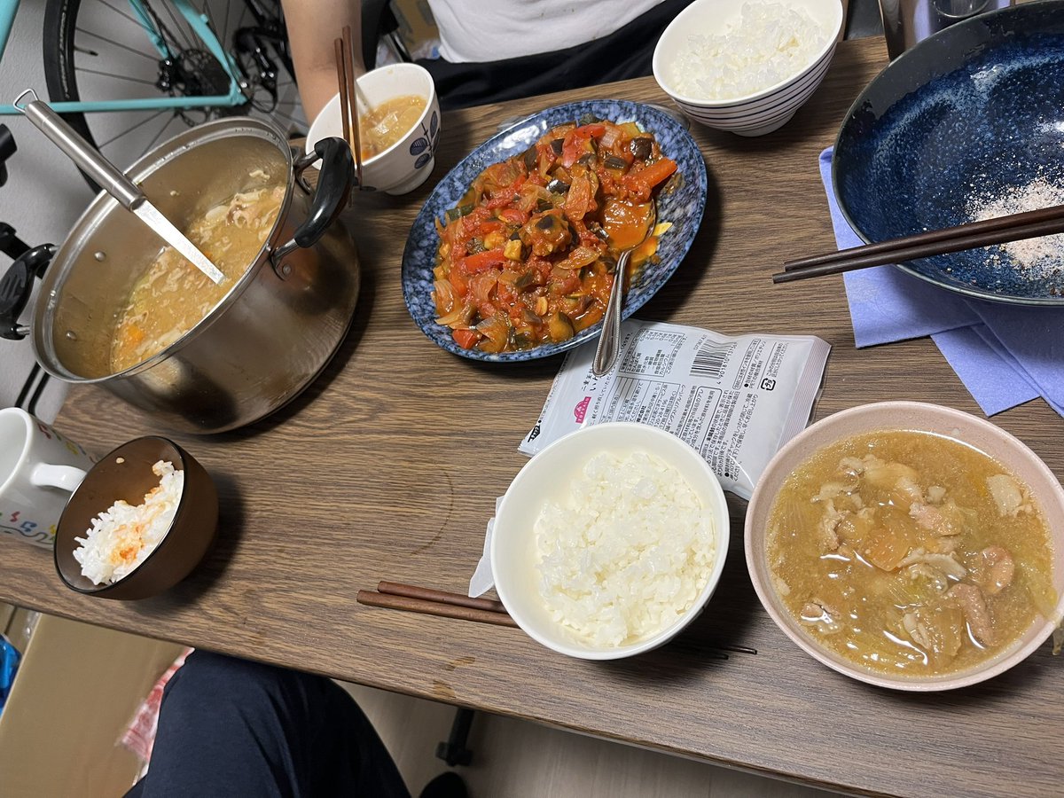 yu_distuniv's tweet photo. ツイキチで豚汁+ラタトゥイユも食べます https://t.co/yX1qcPoBFm