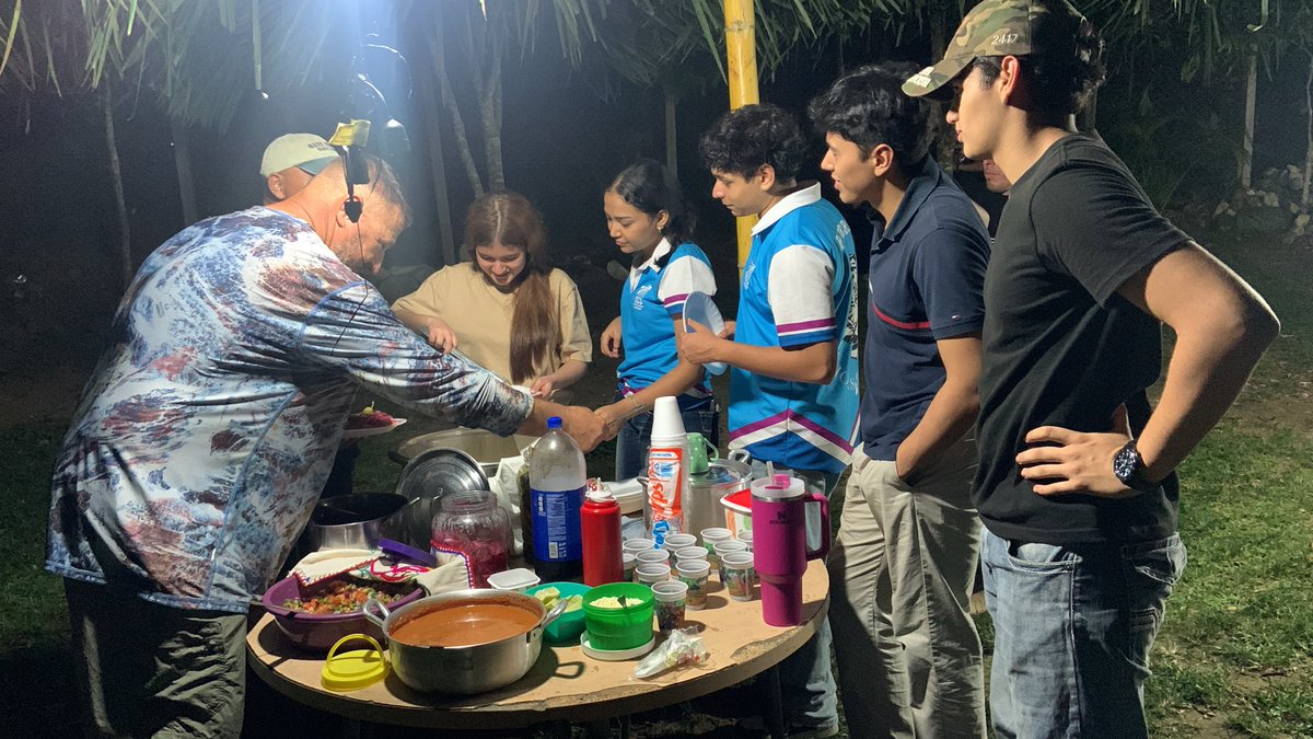 MDE_ESPERANZA's tweet photo. 📸 Brigada Médica MDE - Cajun | Día 1
¡Llegamos a Guanales! Arribo, descarga, acomodo, inducción y cena lista.
 ¿Quieres ser parte de MDE?
🔗 Apóyanos aquí BAC ����
https://t.co/kvB1UmLxnp

Únete 👇
🌐 https://t.co/YB57LG5FzU https://t.co/DxamMYgpvP