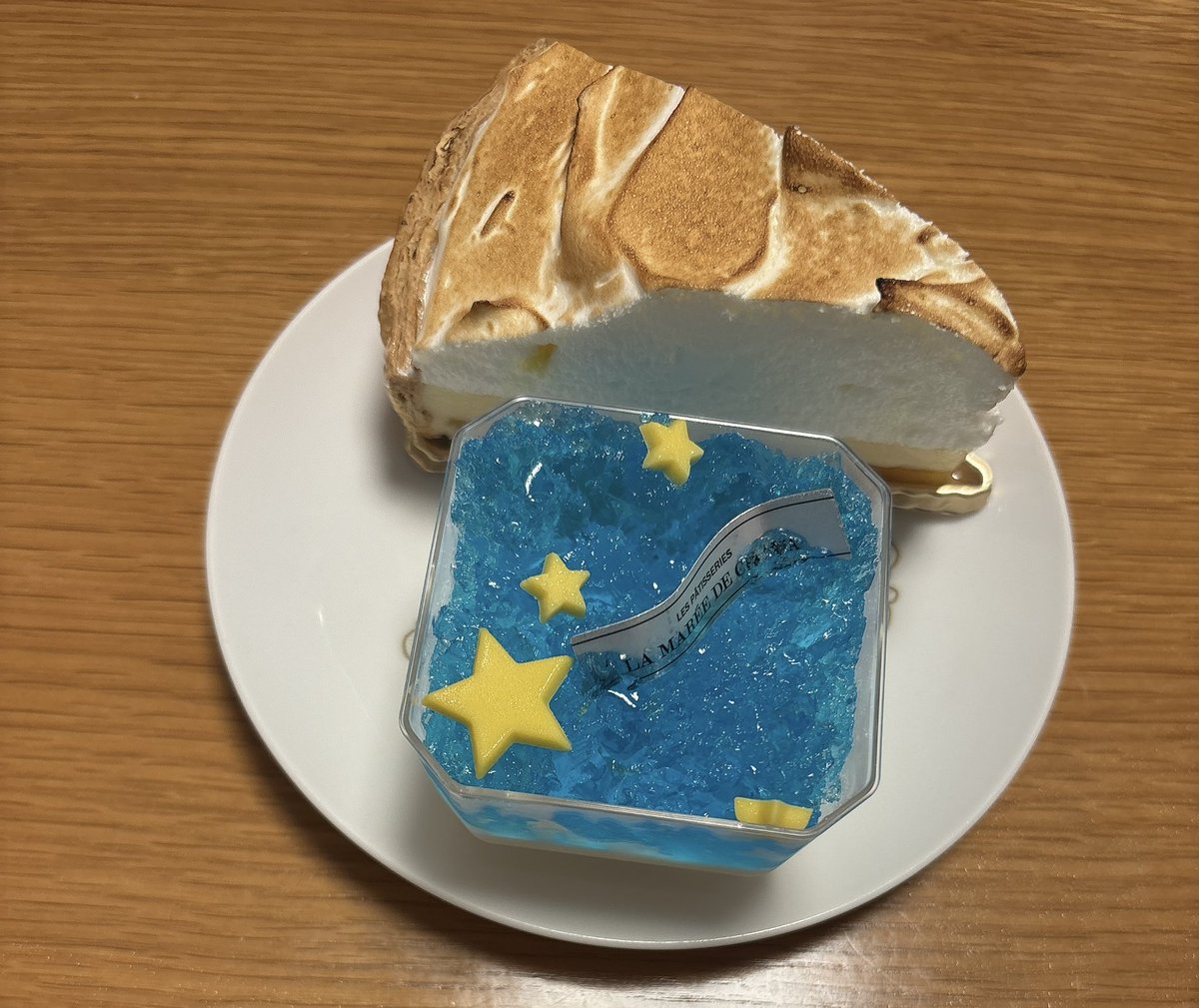 keiponstar's tweet photo. 七夕ゼリーとレモンパイ！美味しかった😋 https://t.co/e5oFe1agXn
