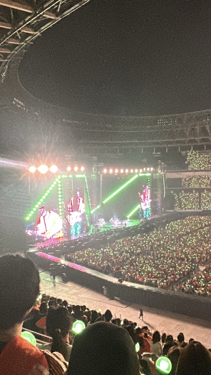 vaws_ryo04's tweet photo. 初ミセスは演出の壮大さと大森くんの歌の上手さに痺れた2時間半だった😭
今回は遠かったからアリーナツアー近くで見たいなー
  #ゼンジン未到とイミュータブル 
  #MrsGreenApple https://t.co/VKsOZ8BoIw
