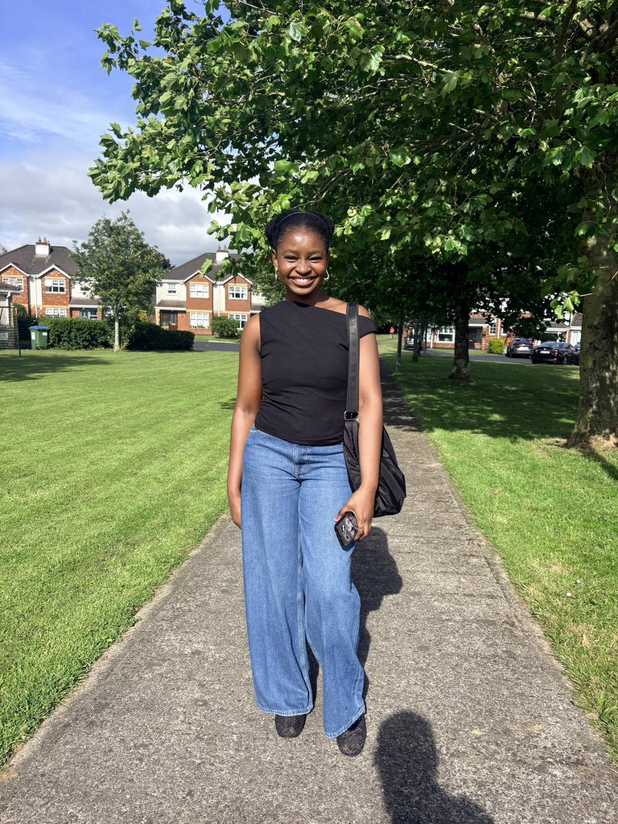 ajuloayo's tweet photo. Small girl, big dreams don wake up ! https://t.co/kzrqyRMFcX