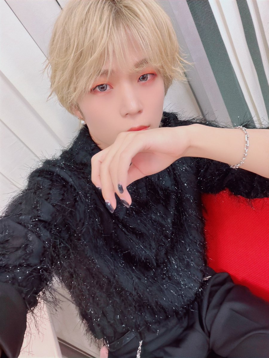 MINATO_CCC_E's tweet photo. MuchU MUSIC FES vol.7
ありがとうございました！

正真正銘ファンの皆さんと勝ち取ったステージ👑✨
物語の上に成り立つエンタメがどれほど尊いものか、改めて実感しました。
嬉しくて誇らしくて幸せでした！☺︎

引き続きMuchUライバー桐山湊斗も
どうぞ楽しみながらよろしくお願いします😉💙 https://t.co/i2Lv5RVAAC