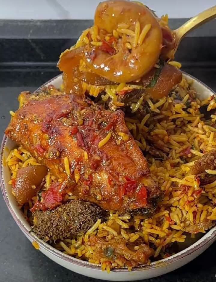 AdenipekunAyod1's tweet photo. Who will you like to visit for Sunday rice ??

Jarvis                           Precious https://t.co/ooTam0cfn9