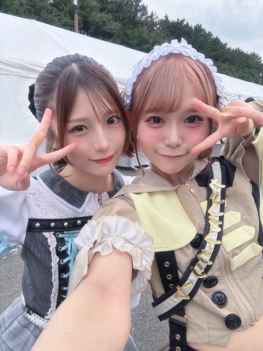aina_colorful_'s tweet photo. NATSUZOMEでふうちゃんと会えた♡

ライブでふうちゃんに会えたらいつもちょー嬉しいの（˶ᵒ̴̶̷᷄꒳ᵒ̴̶̷᷅ ˶）💜
別のライブで一緒だった時も、あいなの衣装のフードが変になってて直してくれた(˶ ᵔ ̫ ᵔ ˶)変わらずずっとありがとう(˶ ᵔ ̫ ᵔ ˶)♡笑だいすき♡ https://t.co/mkVGPHK4ur