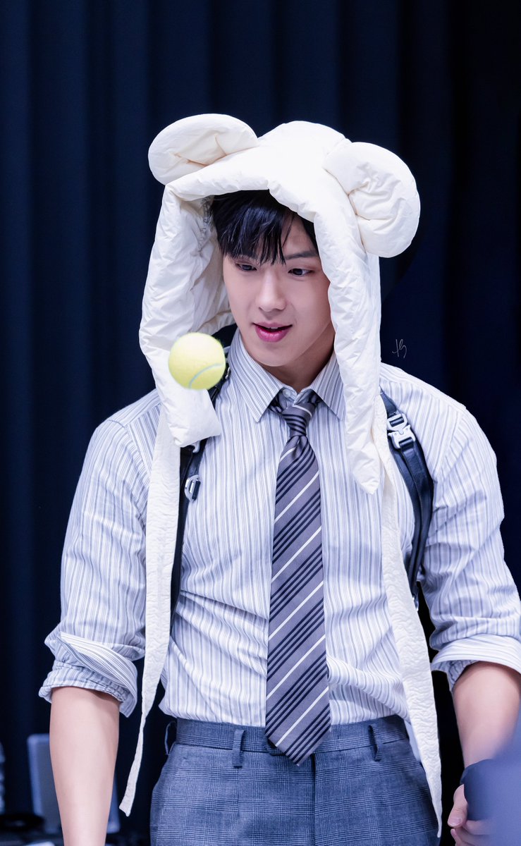 HWAI_SHOW's tweet photo. 260705 사웨 대면
한창 공놀이 좋아할 나이 😆
#셔누 #SHOWNU #몬스타엑스 #MONSTA_X #MONSTAX https://t.co/sTpBltjg8K