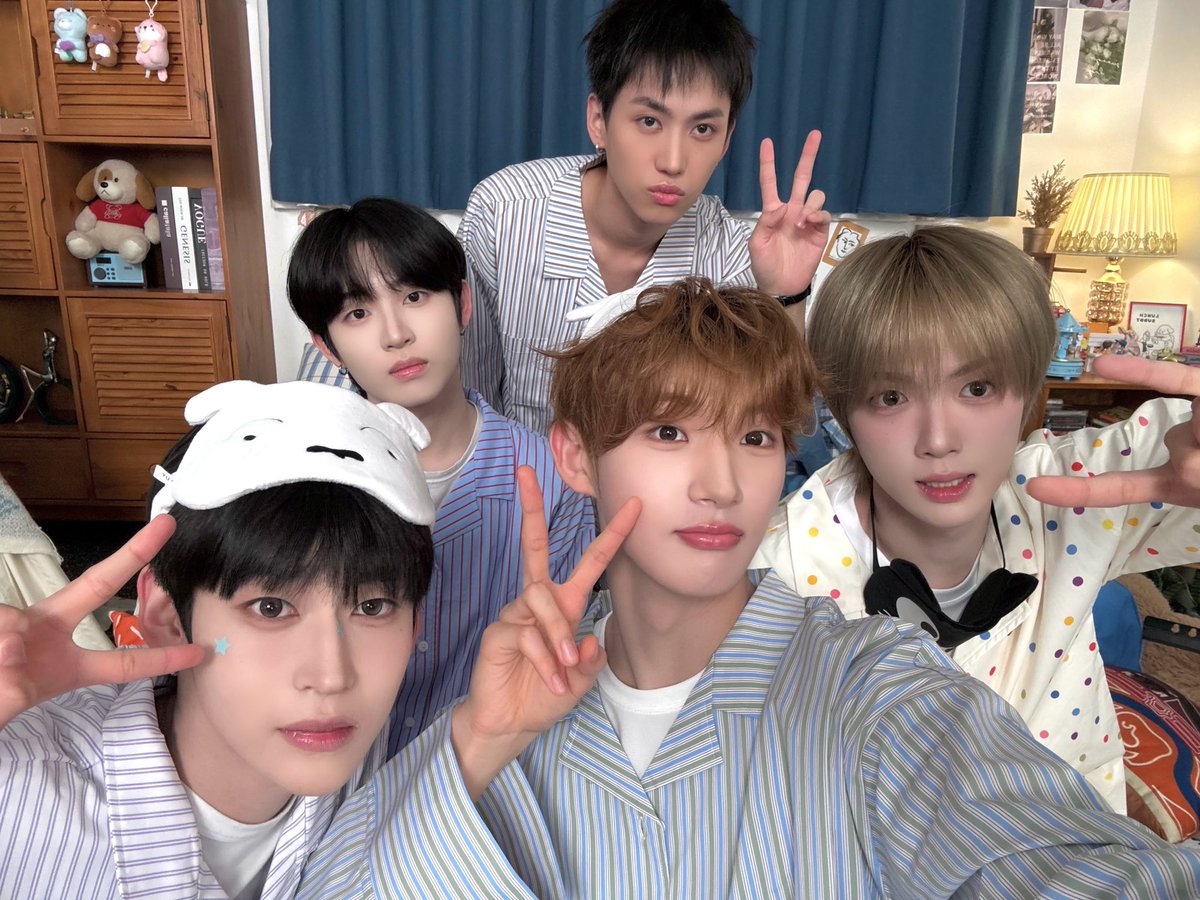 id13fan's tweet photo. 06즈 진짜 엄청 조음 🚰·̫🚰 https://t.co/hZxZJUFS2y