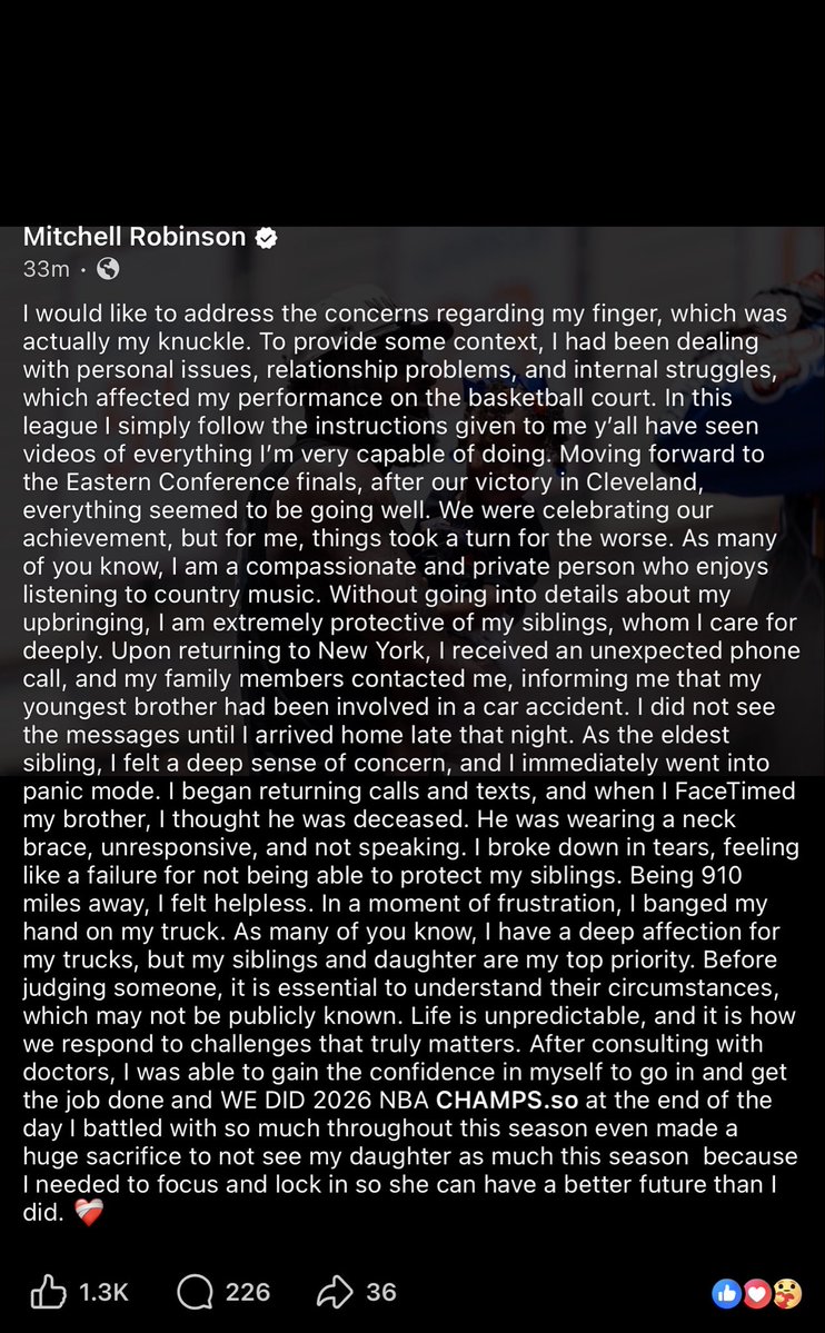 KnicksMemes's tweet photo. Mitchell Robinson explains his hand injury before the Knicks began the NBA Finals:

Wishing Mitch the best. https://t.co/ZN0vUPas0s
