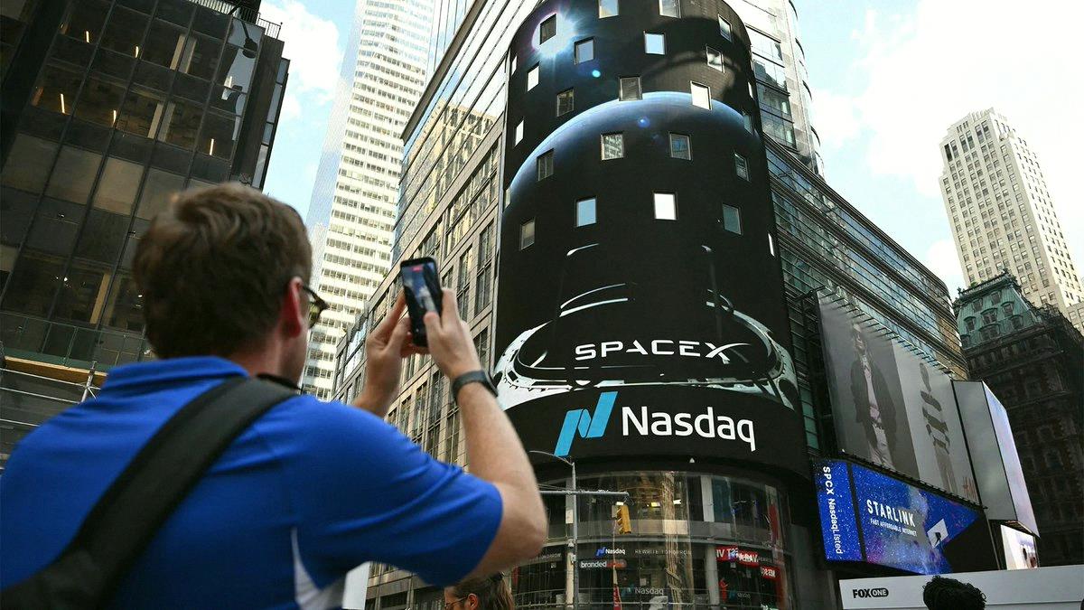 _erinyon's tweet photo. 今週、SpaceX $SPCX が NASDAQ 100 $QQQ ETF に追加されるんだって🚀 すごいね！ https://t.co/w4aJiNaYiq