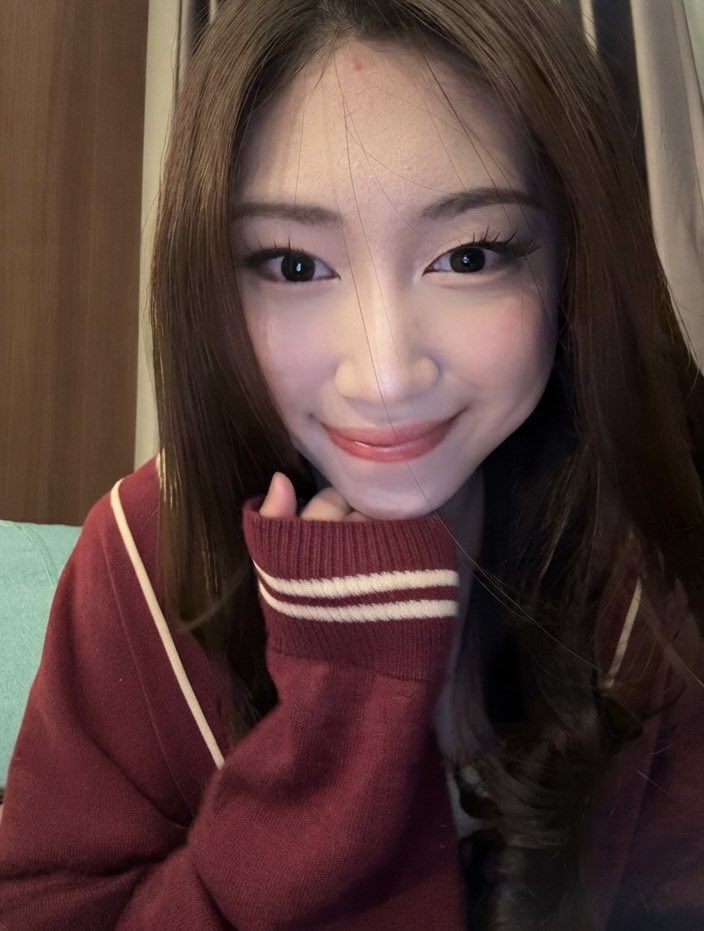 jecimaca's tweet photo. she’s always so stunning, i love her sm ☹️♥️ https://t.co/6D2I5ieKJZ
