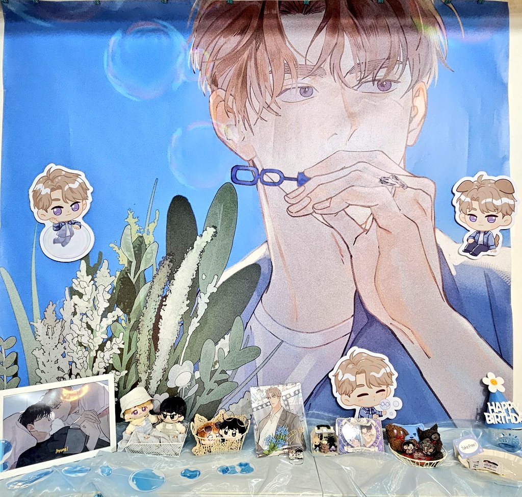 Bonbises's tweet photo. 好幸運這次也能參加 @project_ing2025
舉辦的生日應援，也終於見到老師 @ggsggj_00 本人了🥺
謝謝主辦和老師，佈置超漂亮，老師還準備了額外的禮物，真的很開心☺️
希望老師在台灣的時間也玩得開心✊
#夏日源舞曲
#2026_0715_HBD_Hyo_Won
#2026_李效源_生日應援
#JulyHyoWonDAY https://t.co/u1nTUe3jHw
